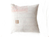Sari pillowcase 50x50 in off-white, light gray and dusty pink with vintage textured pattern - unique Indian boho pillow with ethnic details.